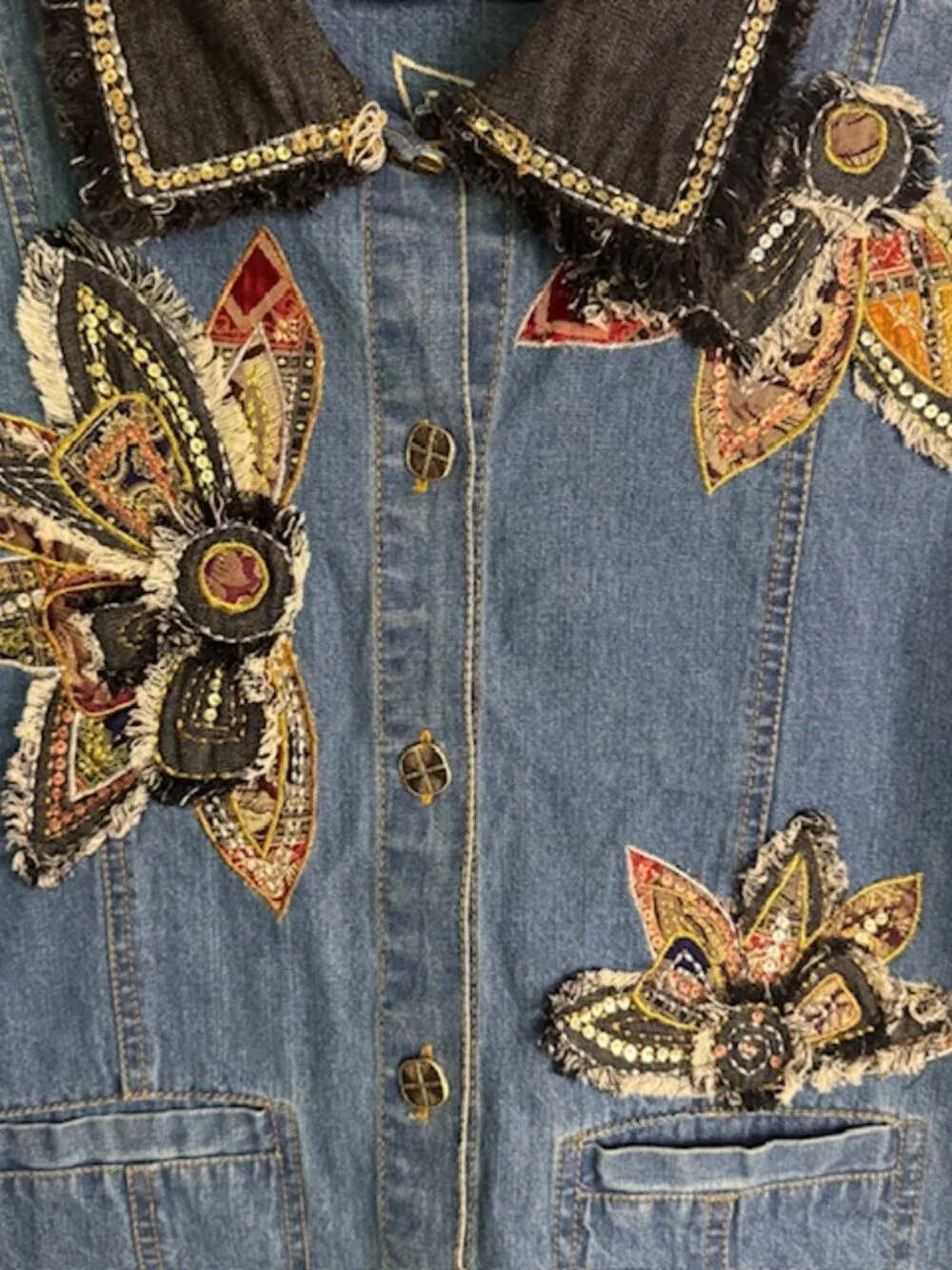Vintage Bleu Bayou Floral Embroidered Patchwork Denim Jacket Size Medium - Picture 5 of 7